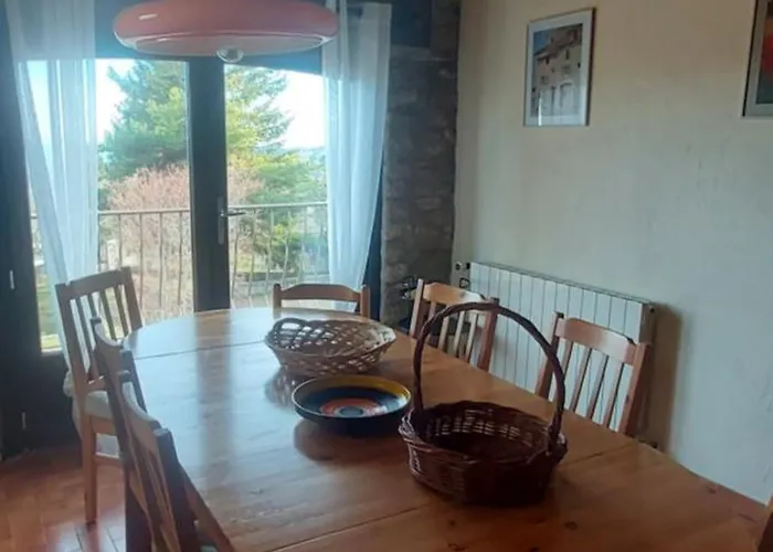 04 Luberon 3 8 Personnes * Vachères