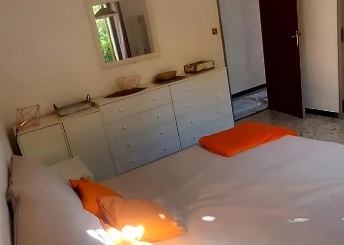 04 Luberon 3 8 Personnes Vachères