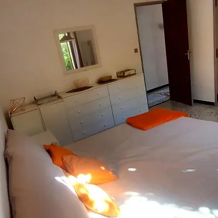 04 Luberon 3 8 Personnes Vachères