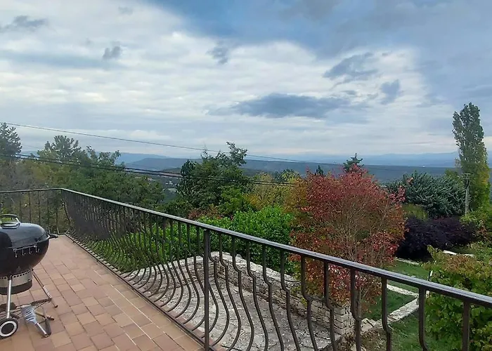 04 Luberon 3 8 Personnes Vacheres