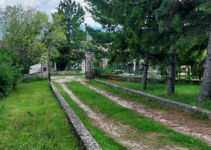 04 Luberon 3 8 Personnes Vacheres