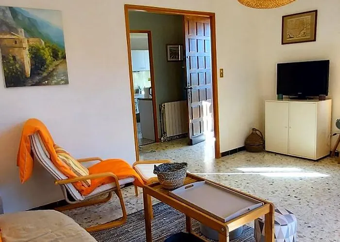 04 Luberon 3 8 Personnes * Vacheres