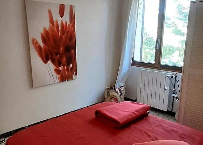 04 Luberon 3 8 Personnes * Vacheres